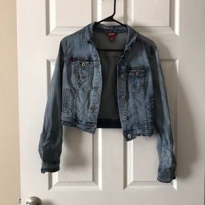 Super cute light washed jean jacket
